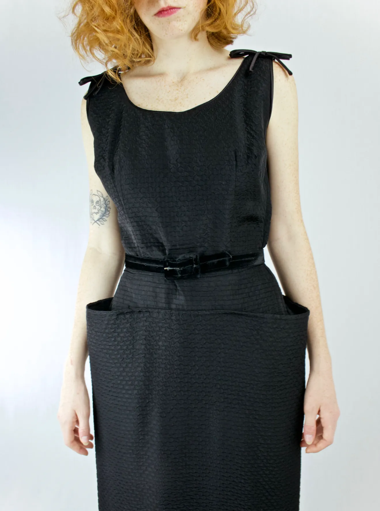 1950s Black Sleeveless Textured Wiggler Dress   w25"