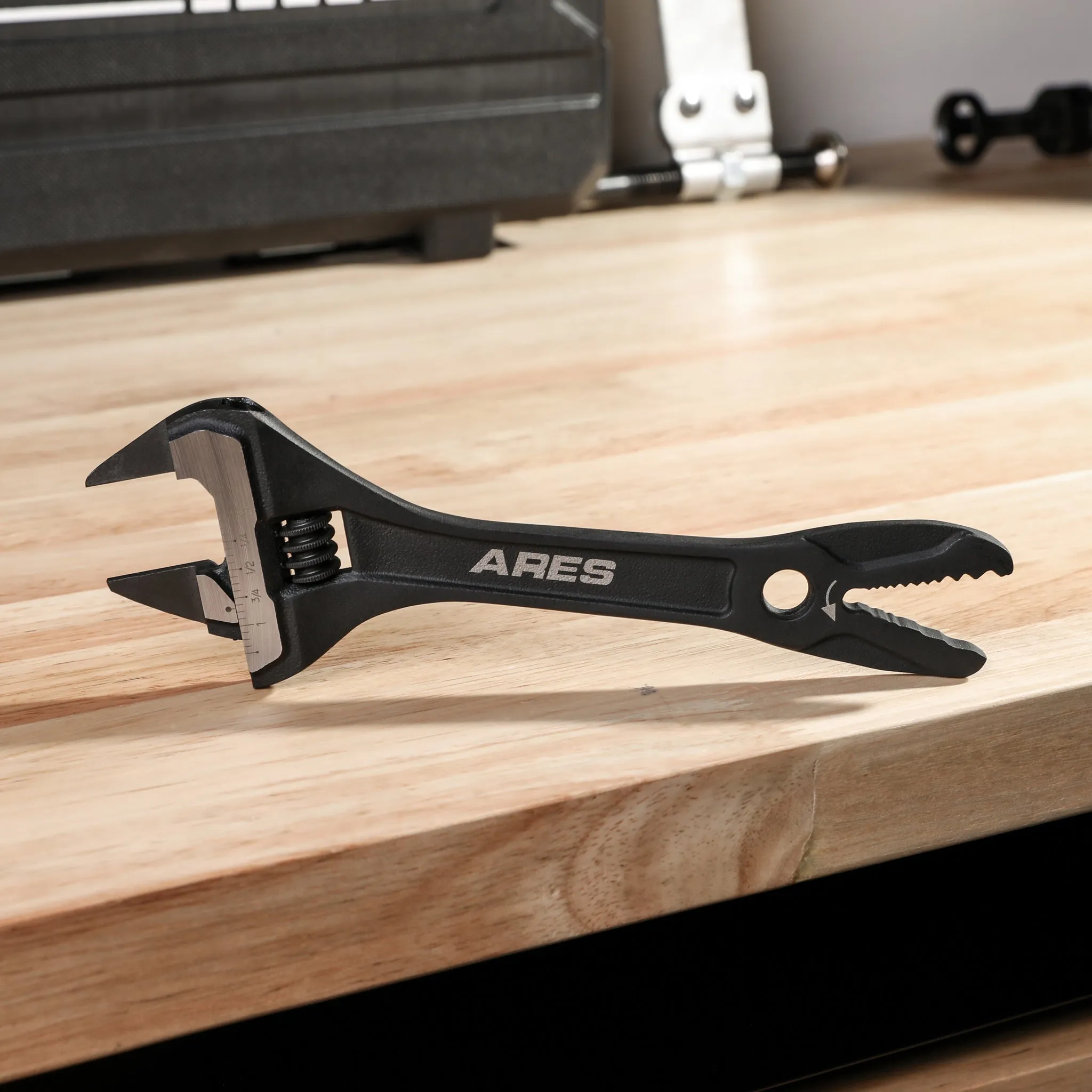 ARES 79008 - 8-Inch Thin Head Adjustable Alligator Wrench