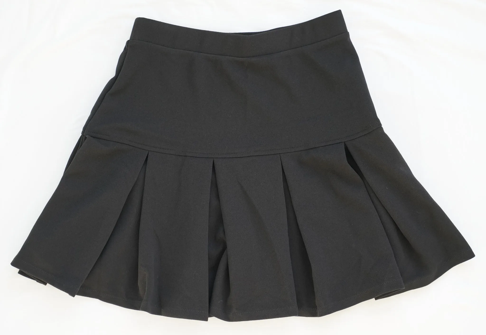 High-Waisted Solid Pleated Mini Golf Skirt [BLACK]