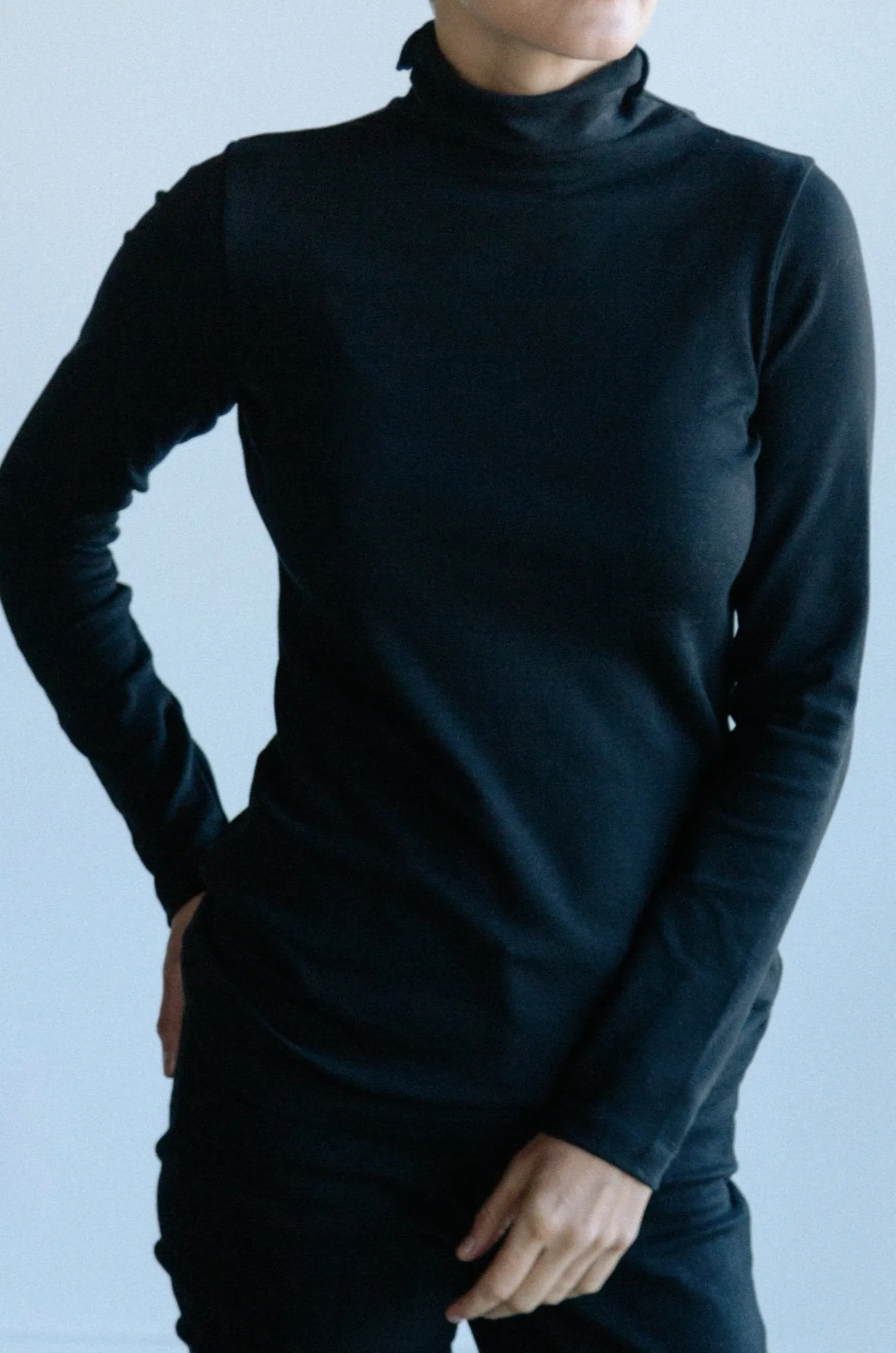 LONG SLEEVE TURTLENECK IN PIMA COTTON STRETCH